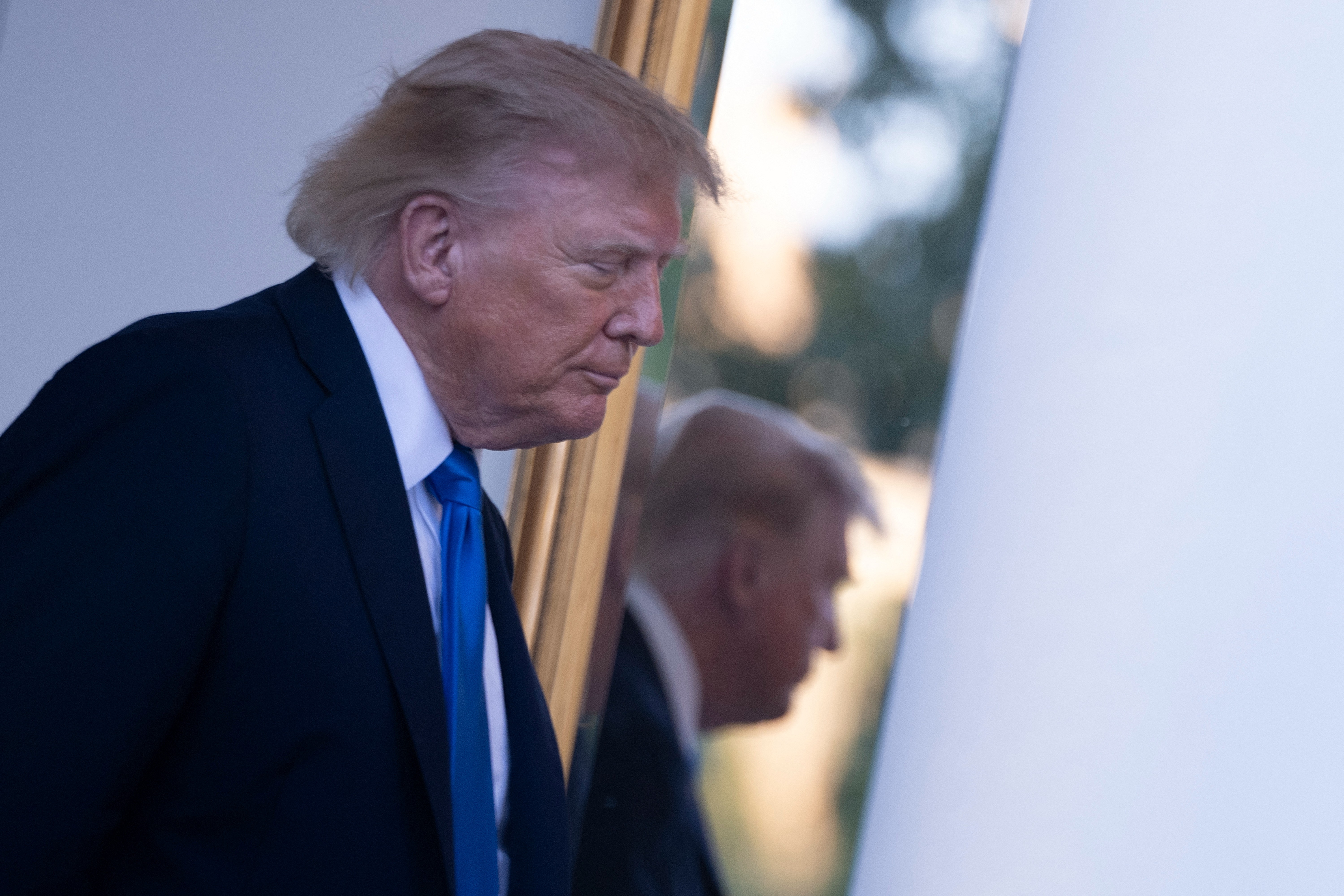 Aprovação de Trump cai para 33%, menor nível já registrado, com piora na avaliação da economia e do custo de vida