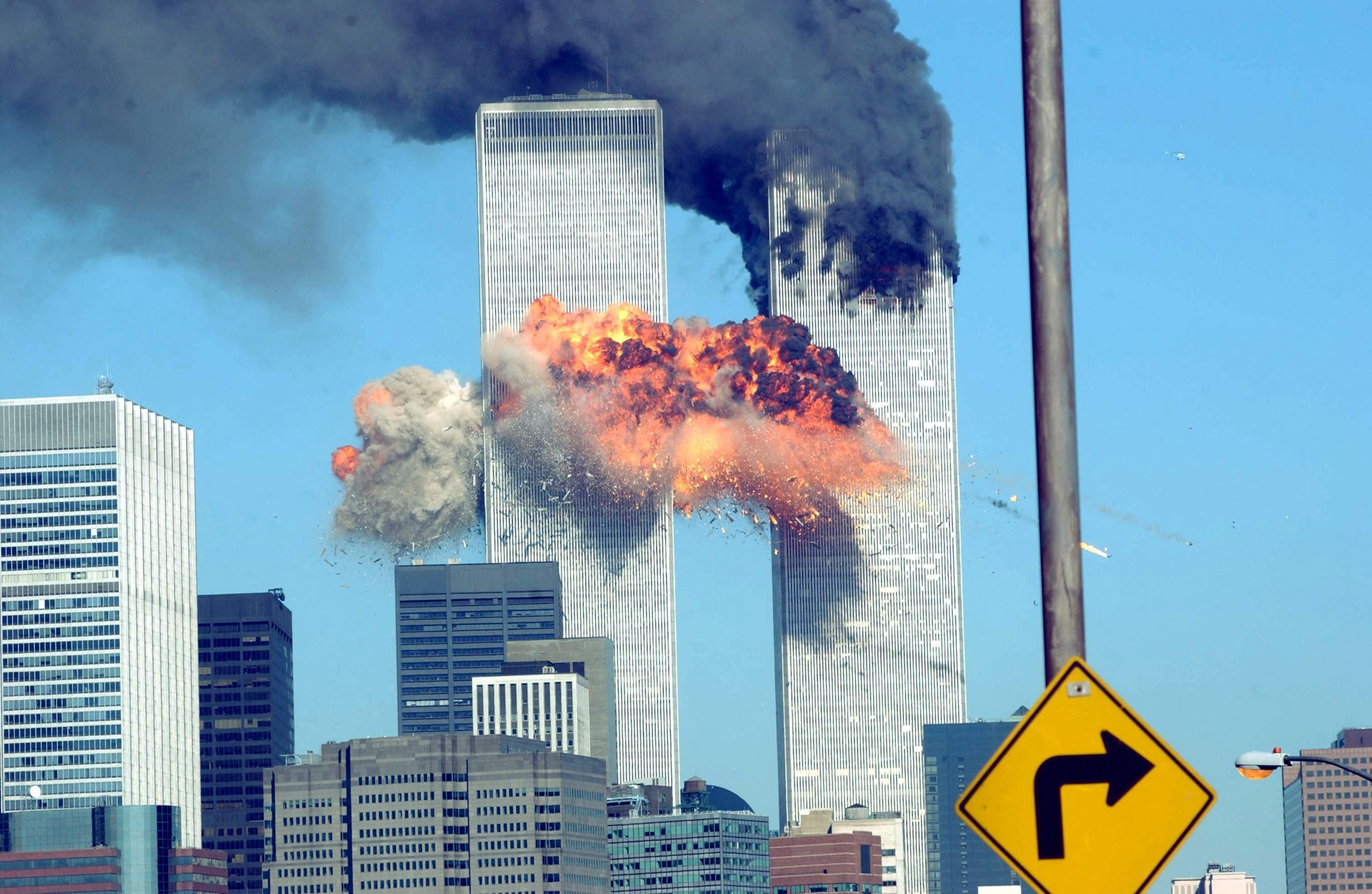 União Europeia faz alerta para ameaças terroristas 25 anos após o 11 de setembro, com jovens buscando violência na internet